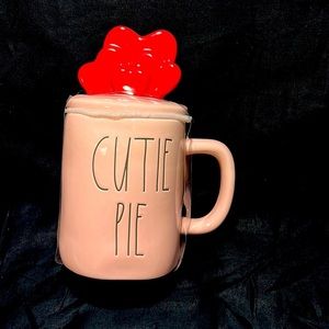 Rae Dunn Cutie Pie mug with topper